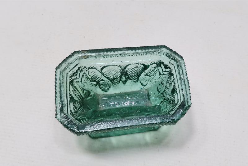 ANTİKA YEŞİL CAM ŞEKERLİK