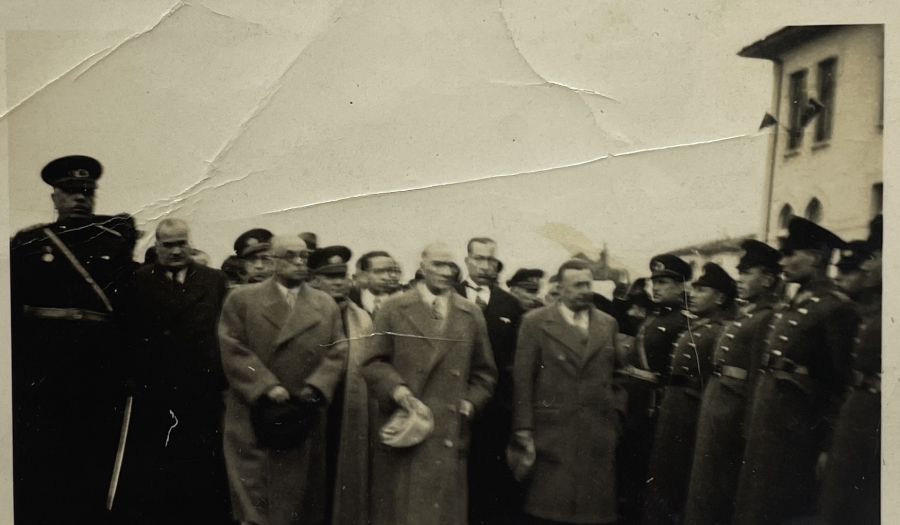 ARKASI OSMANLICA YAZILI CUMHURİYET BAŞLARI ORJİNAL ATATÜRK FOTOĞRAFI