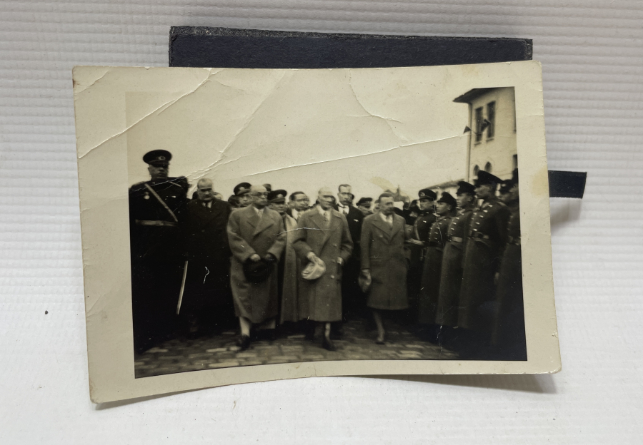 ARKASI OSMANLICA YAZILI CUMHURİYET BAŞLARI ORJİNAL ATATÜRK FOTOĞRAFI