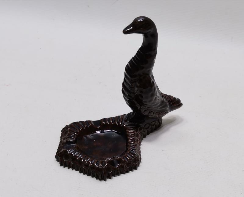 ÇOK NADİR KAZ BİBLOLU KÜTAHYA SERAMİK KÜL TABLASI