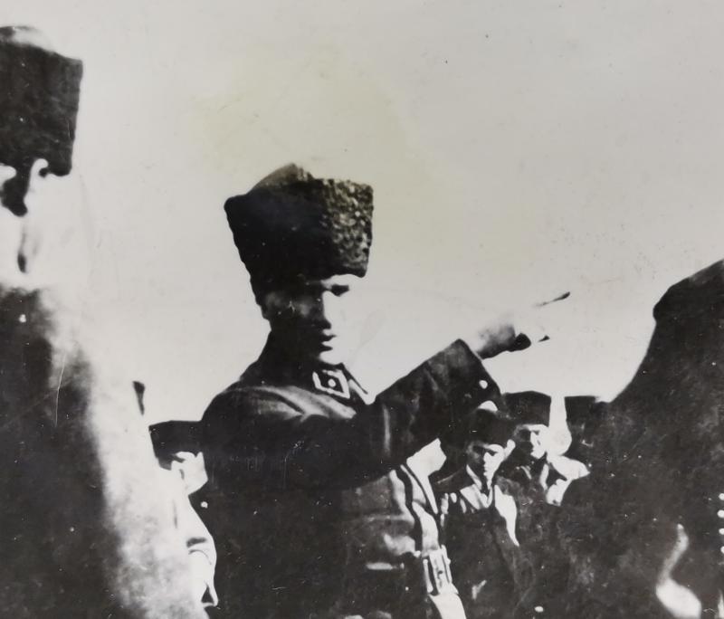 CUMHURİYET İLK YILLAR MUSTAFA KEMAL ATATÜRK ORDU TEFTİŞİNDE ORJİNAL FOTOĞRAF