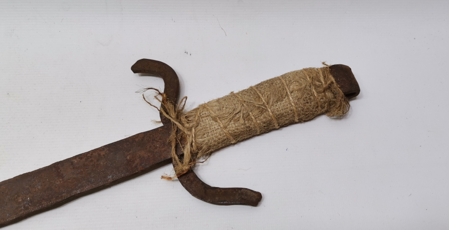 DEMİRCİ İŞİ EL YAPIMI ANTİKA DEKORATİF KILIÇ