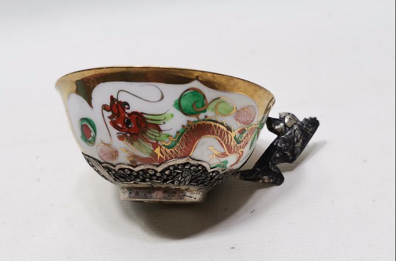 ESKİ JAPON İŞİ GÜMÜŞ & PORSELEN SAKE FİNCANI