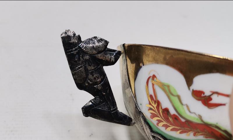 ESKİ JAPON İŞİ GÜMÜŞ & PORSELEN SAKE FİNCANI