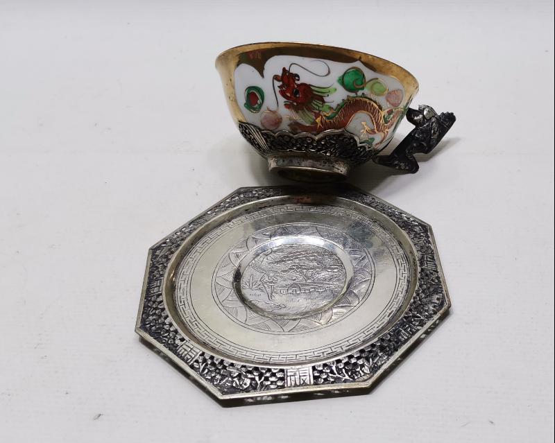 ESKİ JAPON İŞİ GÜMÜŞ & PORSELEN SAKE FİNCANI