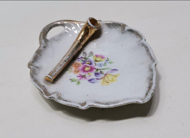 FARKLI FORMDA PORSELEN KÜL TABLASI