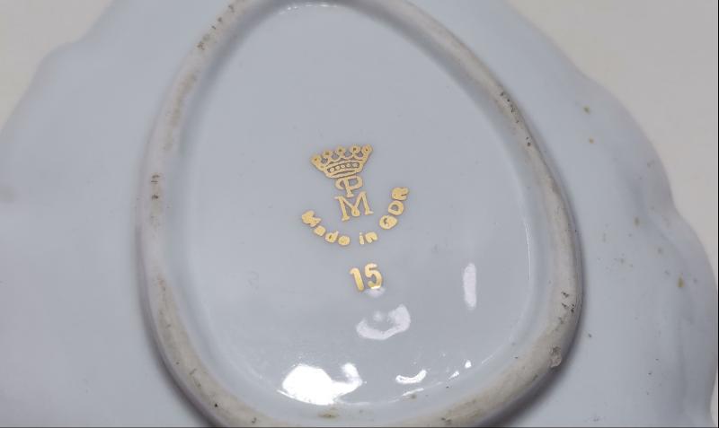 FARKLI FORMDA PORSELEN KÜL TABLASI