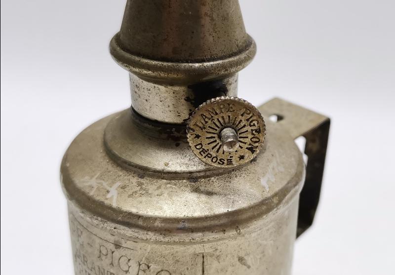 MARQUE DEPOSEE PİGEON LAMPE 