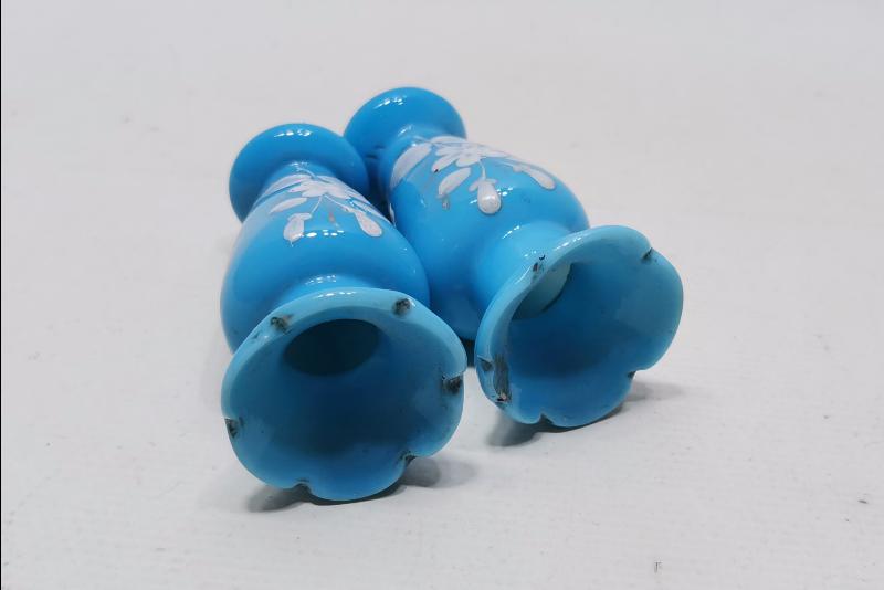 OSMANLI DÖNEMİ BİR ÇİFT MİNELİ KOPARMA MAVİ OPAL VAZO