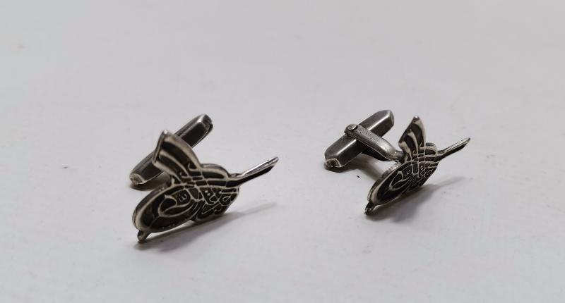 OSMANLI DÖNEMİ TUĞRA FORMLU BİR ÇİFT GÜMÜŞ KOL DÜĞMESİ