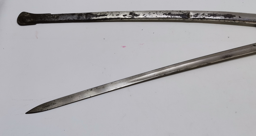 SAPI ŞAŞKA FORMUNDA YAPILMIŞ OSMANLI DÖNEMİ ÖZEL YAPIM SUBAY KILICI