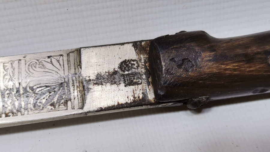 SAPI ŞAŞKA FORMUNDA YAPILMIŞ OSMANLI DÖNEMİ ÖZEL YAPIM SUBAY KILICI