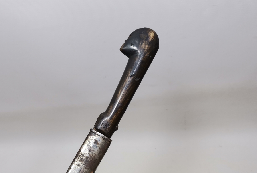 SAPI ŞAŞKA FORMUNDA YAPILMIŞ OSMANLI DÖNEMİ ÖZEL YAPIM SUBAY KILICI