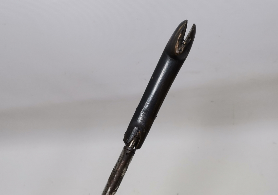 SAPI ŞAŞKA FORMUNDA YAPILMIŞ OSMANLI DÖNEMİ ÖZEL YAPIM SUBAY KILICI