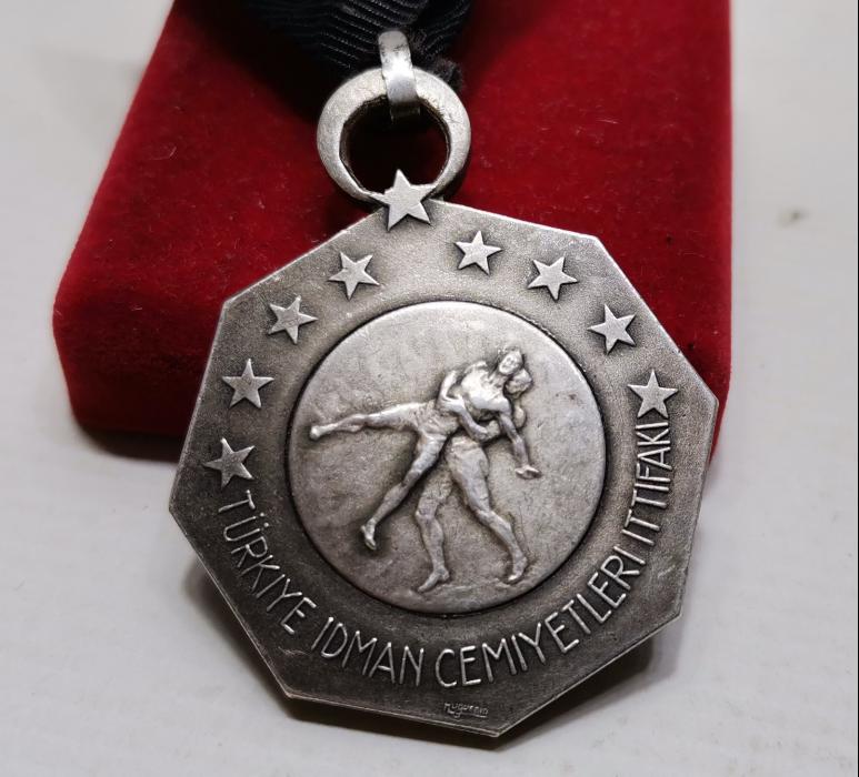 TÜRKİYE İDMAN CEMİYETLERİ İTTİFAKI MADALYASI