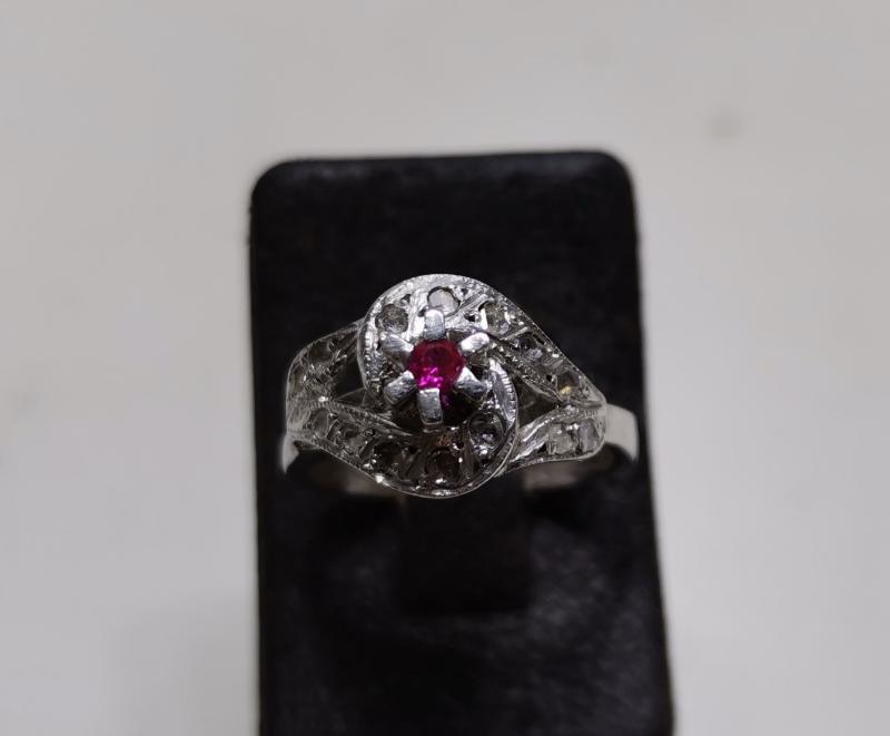 YAKUT TAŞLI PIRLANTA YÜZÜK