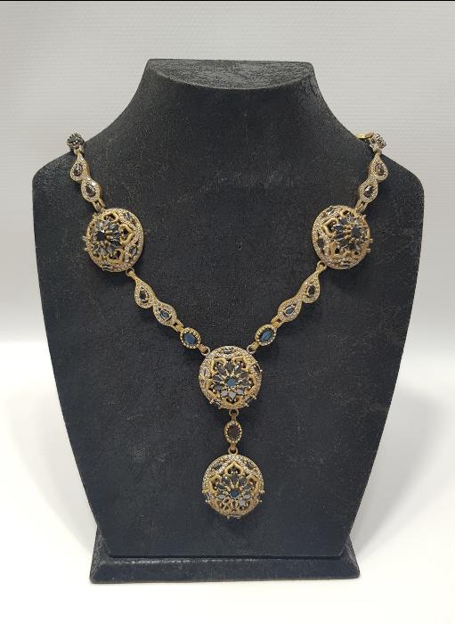 ÜZERİ DOĞAL TAŞLARLA SÜSLÜ ÖZEL DİZAYN GÜMÜŞ GERDANLIK