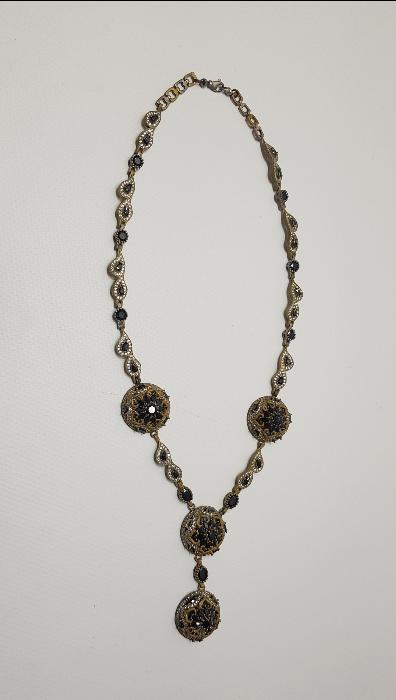 ÜZERİ DOĞAL TAŞLARLA SÜSLÜ ÖZEL DİZAYN GÜMÜŞ GERDANLIK