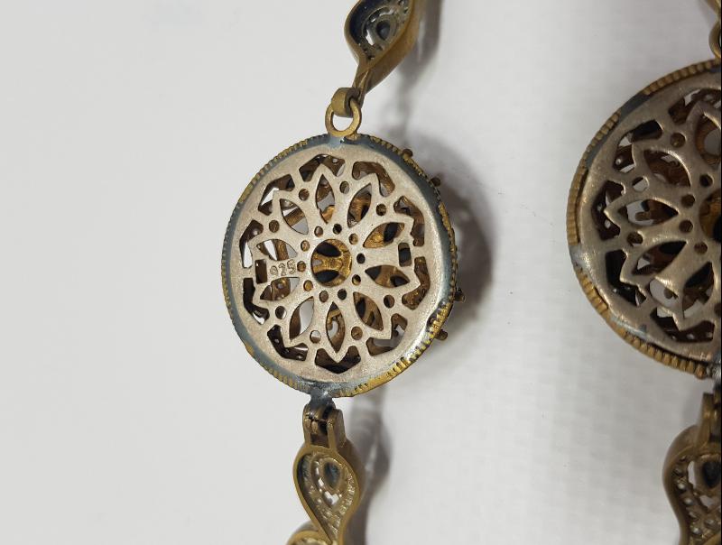 ÜZERİ DOĞAL TAŞLARLA SÜSLÜ ÖZEL DİZAYN GÜMÜŞ GERDANLIK