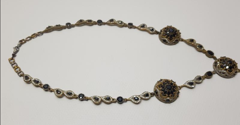 ÜZERİ DOĞAL TAŞLARLA SÜSLÜ ÖZEL DİZAYN GÜMÜŞ GERDANLIK