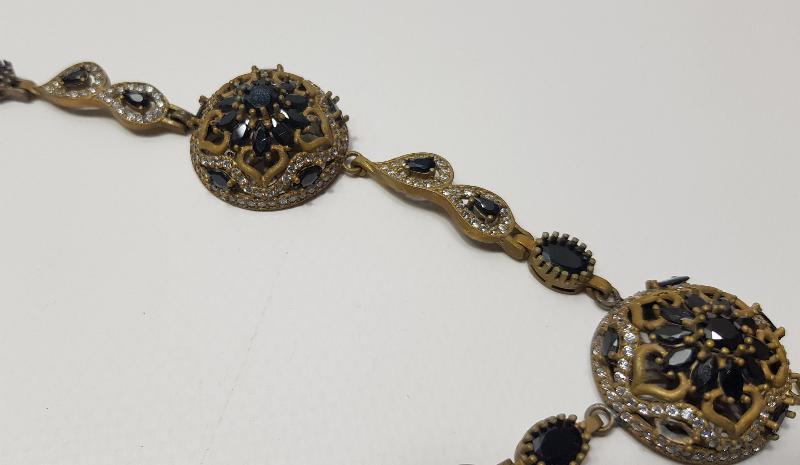 ÜZERİ DOĞAL TAŞLARLA SÜSLÜ ÖZEL DİZAYN GÜMÜŞ GERDANLIK