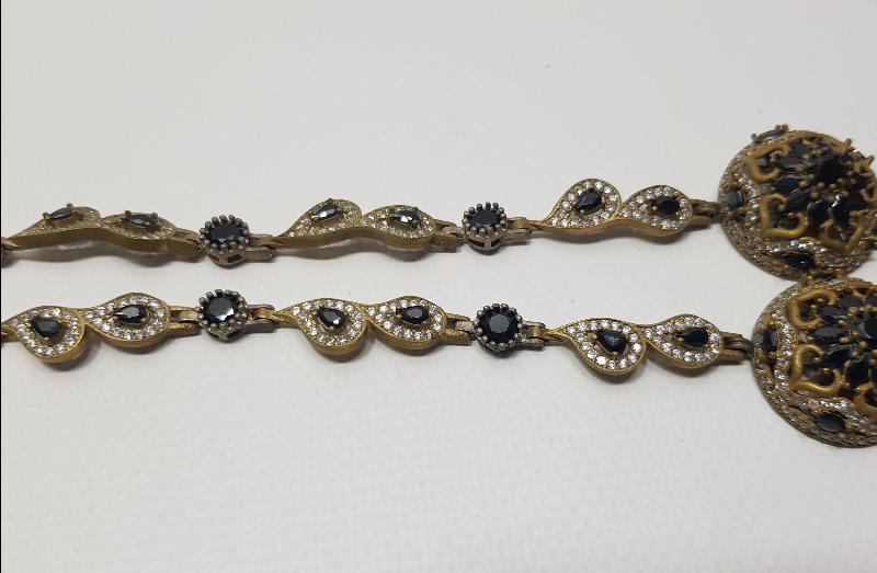 ÜZERİ DOĞAL TAŞLARLA SÜSLÜ ÖZEL DİZAYN GÜMÜŞ GERDANLIK