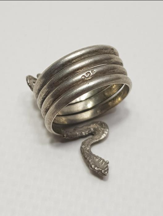 YILAN FORMLU GÜMÜŞ YÜZÜK