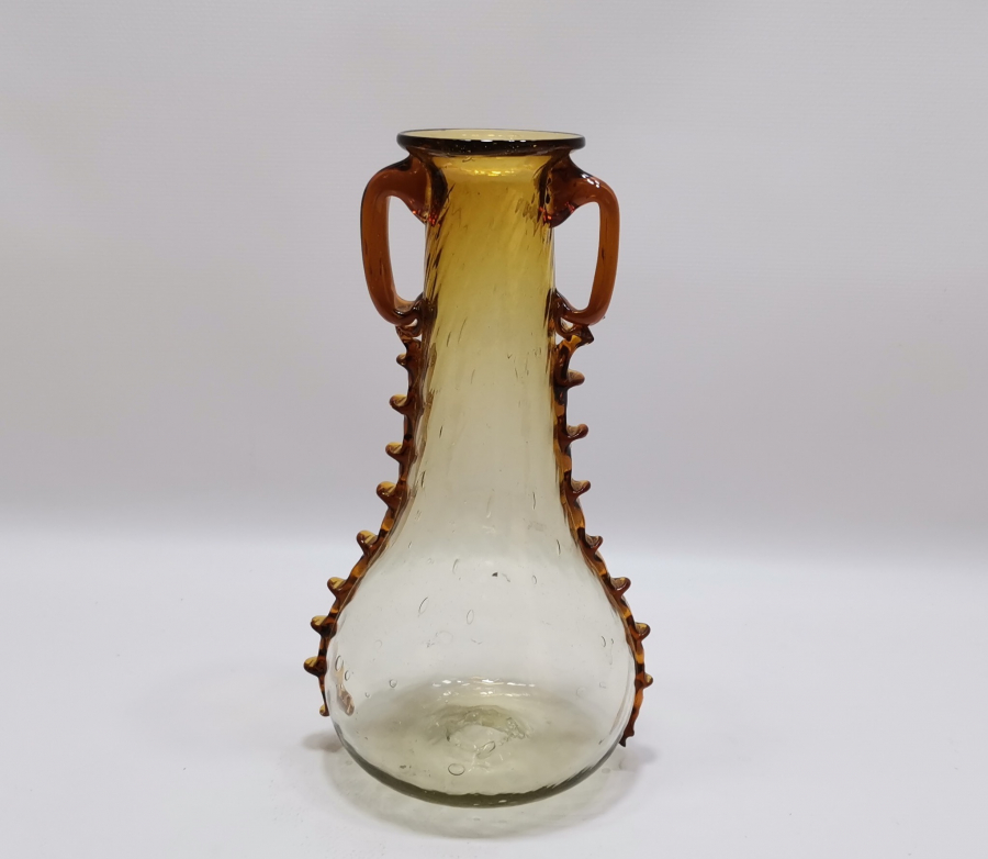 NADİR RENKTE KOPARMA İŞÇİLİKLİ EL YAPIMI ANTİKA ÇİFT KULPLU VAZO