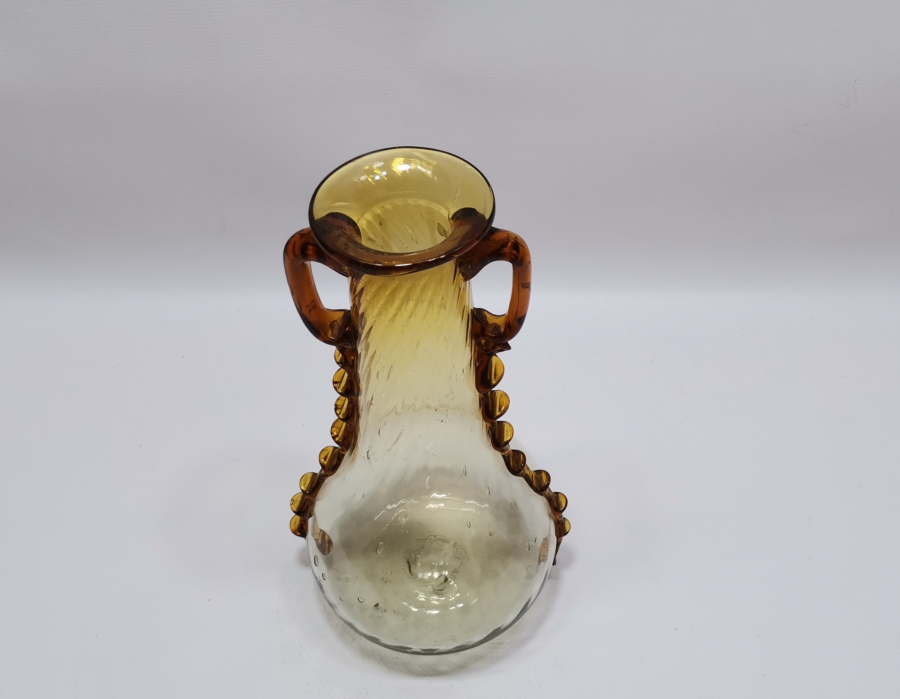 NADİR RENKTE KOPARMA İŞÇİLİKLİ EL YAPIMI ANTİKA ÇİFT KULPLU VAZO