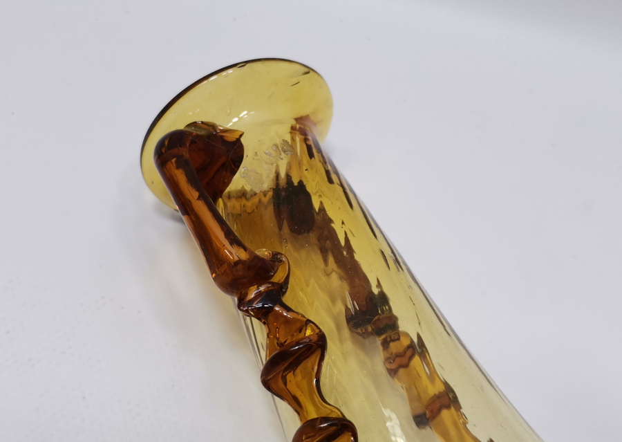 NADİR RENKTE KOPARMA İŞÇİLİKLİ EL YAPIMI ANTİKA ÇİFT KULPLU VAZO