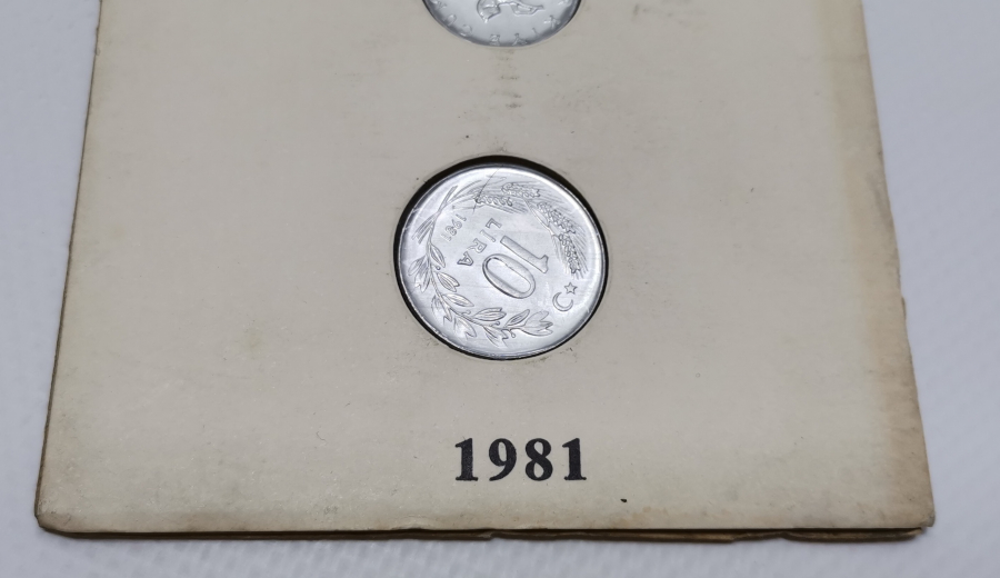 ORJİNAL KARTELASINDA 1981 YILI ÇİL 1-5-10 LİRA LOTU