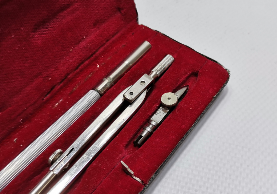 ORJİNAL KUTUSUNDA ÇEKOSLAVAK YAPIMI ANTİKA PERGEL TAKIMI