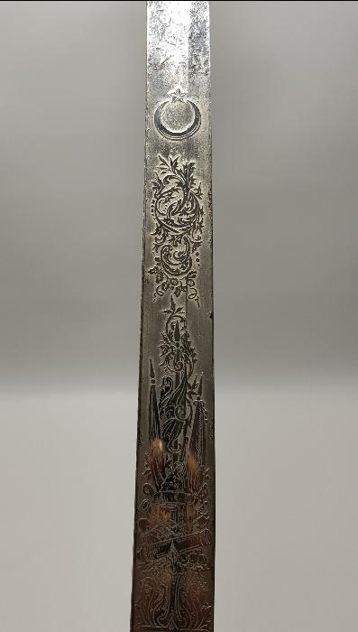 OSMANLI DÖNEMİ H. MIGUIRDITCHIAN İMZALI AY YILDIZ VE SANCAK GRAVÜRLÜ TOPÇU KILICI