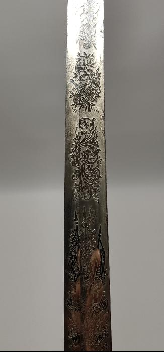 OSMANLI DÖNEMİ H. MIGUIRDITCHIAN İMZALI AY YILDIZ VE SANCAK GRAVÜRLÜ TOPÇU KILICI