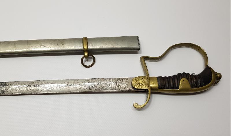 OSMANLI DÖNEMİ H. MIGUIRDITCHIAN İMZALI AY YILDIZ VE SANCAK GRAVÜRLÜ TOPÇU KILICI