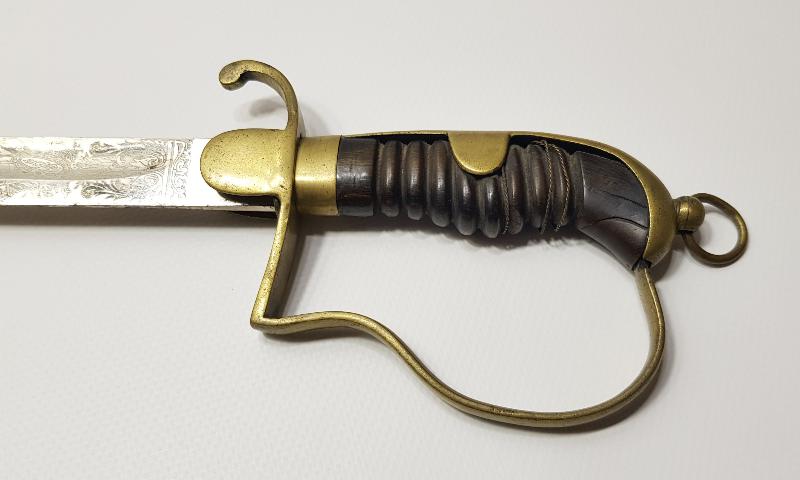 OSMANLI DÖNEMİ H. MIGUIRDITCHIAN İMZALI AY YILDIZ VE SANCAK GRAVÜRLÜ TOPÇU KILICI