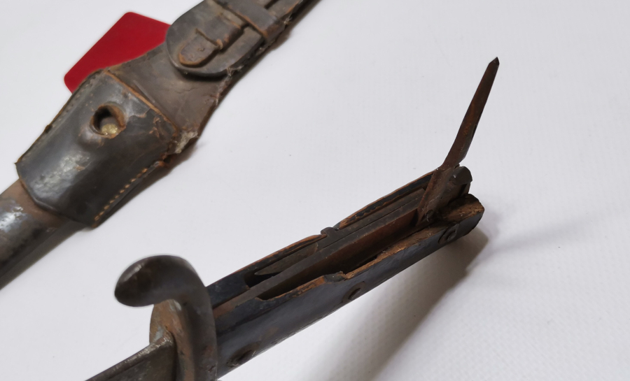 DERİ APARATIYLA ÇOK NADİR 1. DÜNYA SAVAŞI OSMANLICA YAZILI TOPÇU KASATURASI