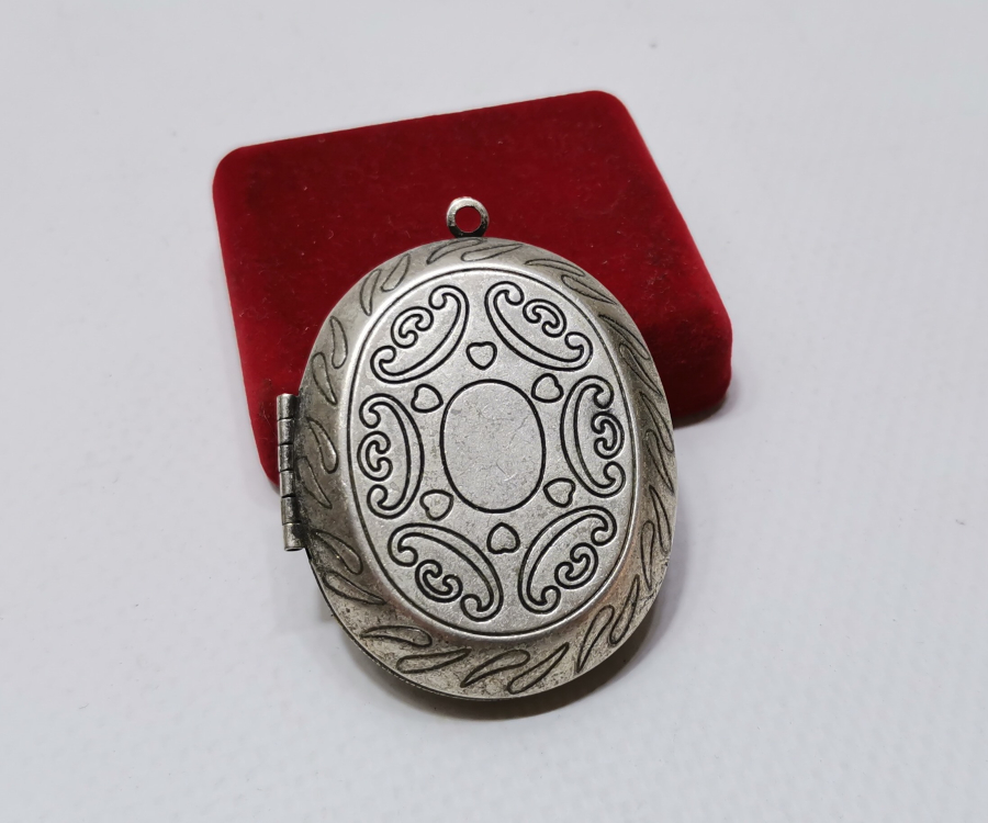 GÜMÜŞ KAPLAMA ANTİKA KOLYE FOTOĞRAFLIK