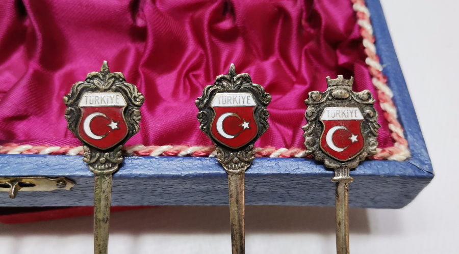 ORJNAL KUTUSUNDA MİNELİ GÜMÜŞ ÇAY KAŞIĞI TAKIMI