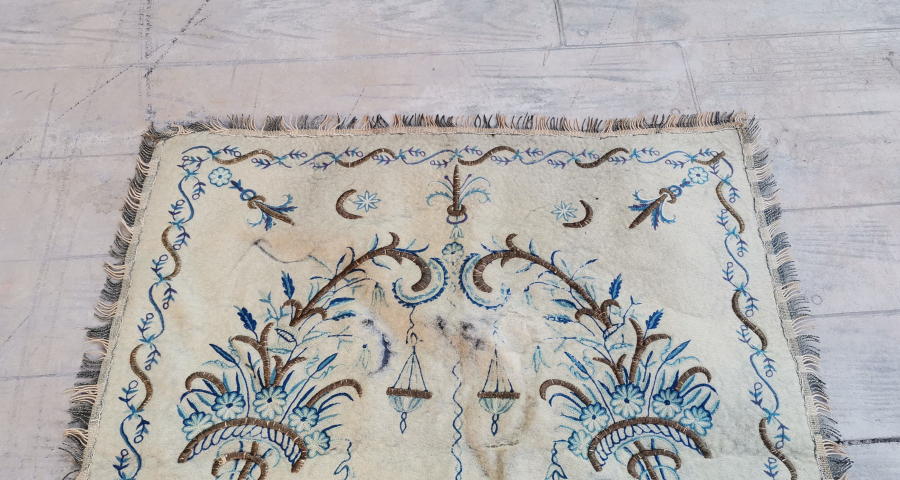 OSMANLI DÖNEMİ AY YILDIZLI GÜMÜŞ SIRMA İŞÇİLİKLİ TEKKE İŞİ KEÇE SECCADE