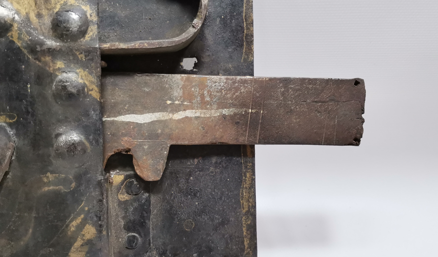 OSMANLI DÖNEMİ KOÇ BAŞI FİGÜRLÜ TEKKE İŞİ BÜYÜK BOY KAPI KİLİDİ