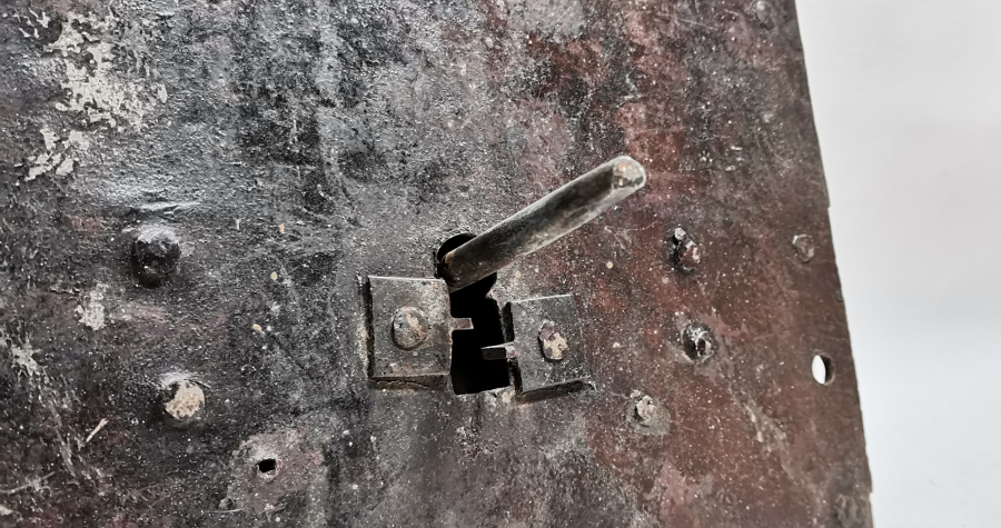 OSMANLI DÖNEMİ KOÇ BAŞI FİGÜRLÜ TEKKE İŞİ BÜYÜK BOY KAPI KİLİDİ