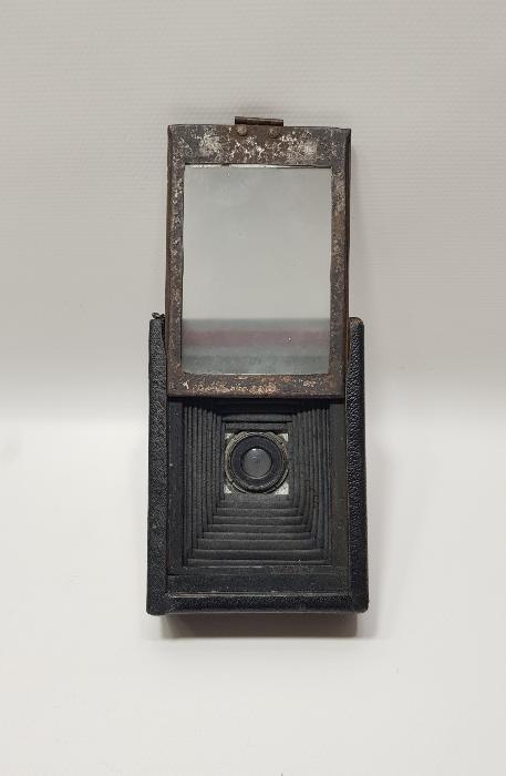 ANTİKA KÖRÜKLÜ FOTOĞRAF MAKİNESİ