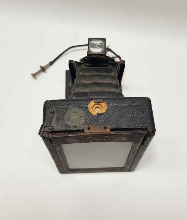 ANTİKA KÖRÜKLÜ FOTOĞRAF MAKİNESİ