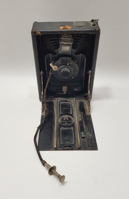 ANTİKA KÖRÜKLÜ FOTOĞRAF MAKİNESİ