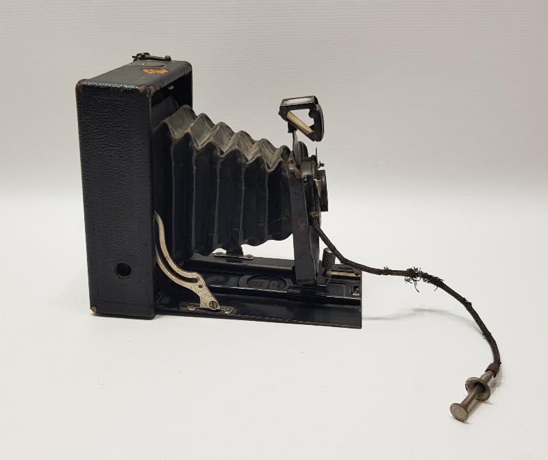 ANTİKA KÖRÜKLÜ FOTOĞRAF MAKİNESİ