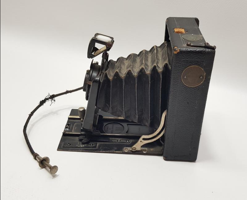 ANTİKA KÖRÜKLÜ FOTOĞRAF MAKİNESİ