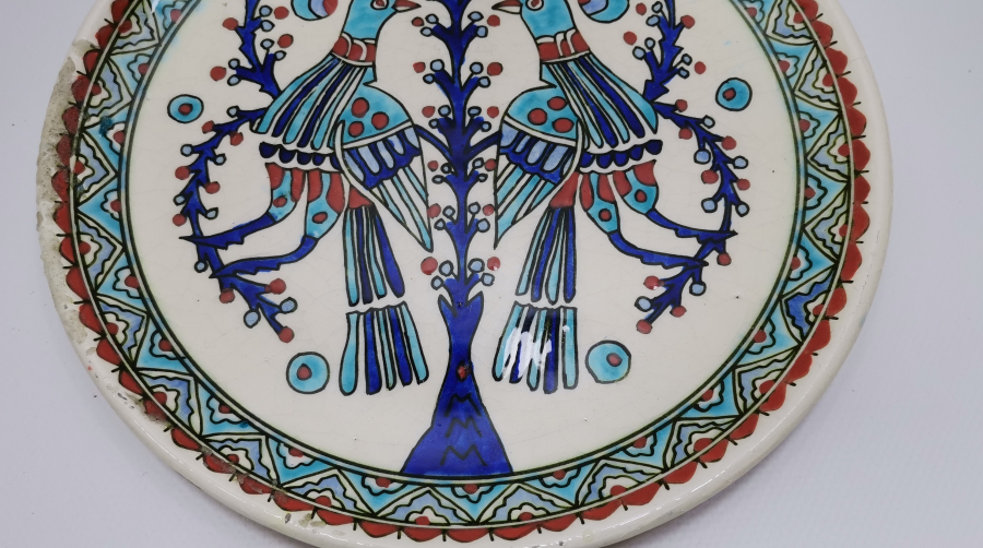 ÇİFTE KUMRULAR KONULU KÜTAHYA İŞİ EL BOYAMA DUVAR TABAĞI