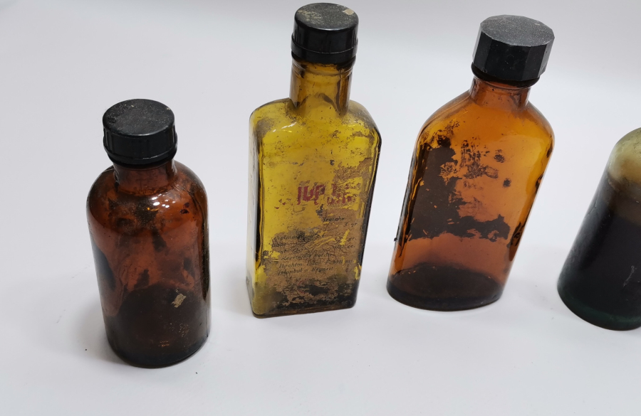 ECZACILIK TARİHİ - ANTİKA İLAÇ ŞİŞESİ LOTU