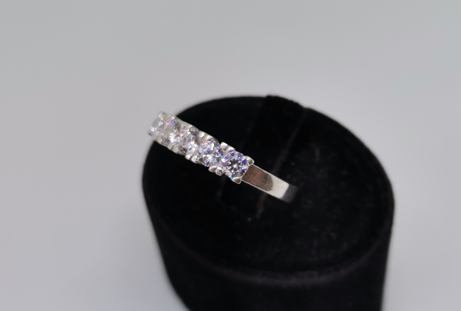 BEŞ TAŞ MODEL GÜMÜŞ YÜZÜK